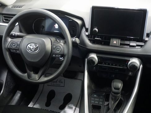 Certified 2025 Toyota RAV4 LE image 27