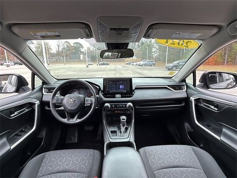 Used 2021 Toyota RAV4 XLE image 24