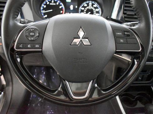 Used 2017 Mitsubishi Outlander SE AWD/4WD image 12
