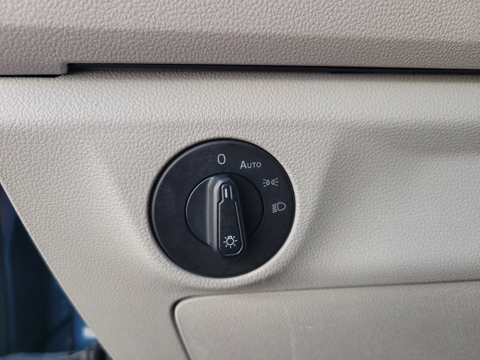Used 2019 Volkswagen Jetta S FWD image 32