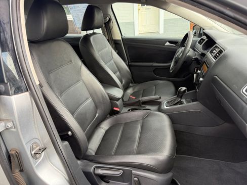 Used 2014 Volkswagen Jetta SE image 25
