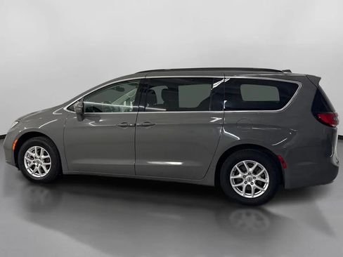 Used 2022 Chrysler Pacifica Touring-L FWD image 5