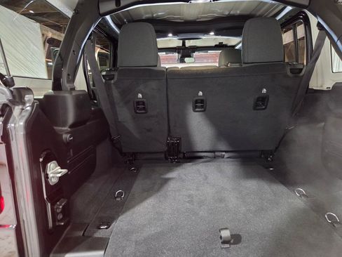 Used 2024 Jeep Wrangler Sahara image 22