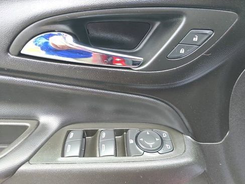 Used 2024 Chevrolet Equinox LT image 23