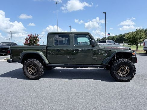 Used 2023 Jeep Gladiator Rubicon w/ Cold Weather Group AWD/4WD image 4