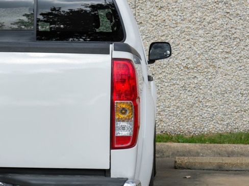 Used 2018 Nissan Frontier SV w/ Value Truck Package image 49