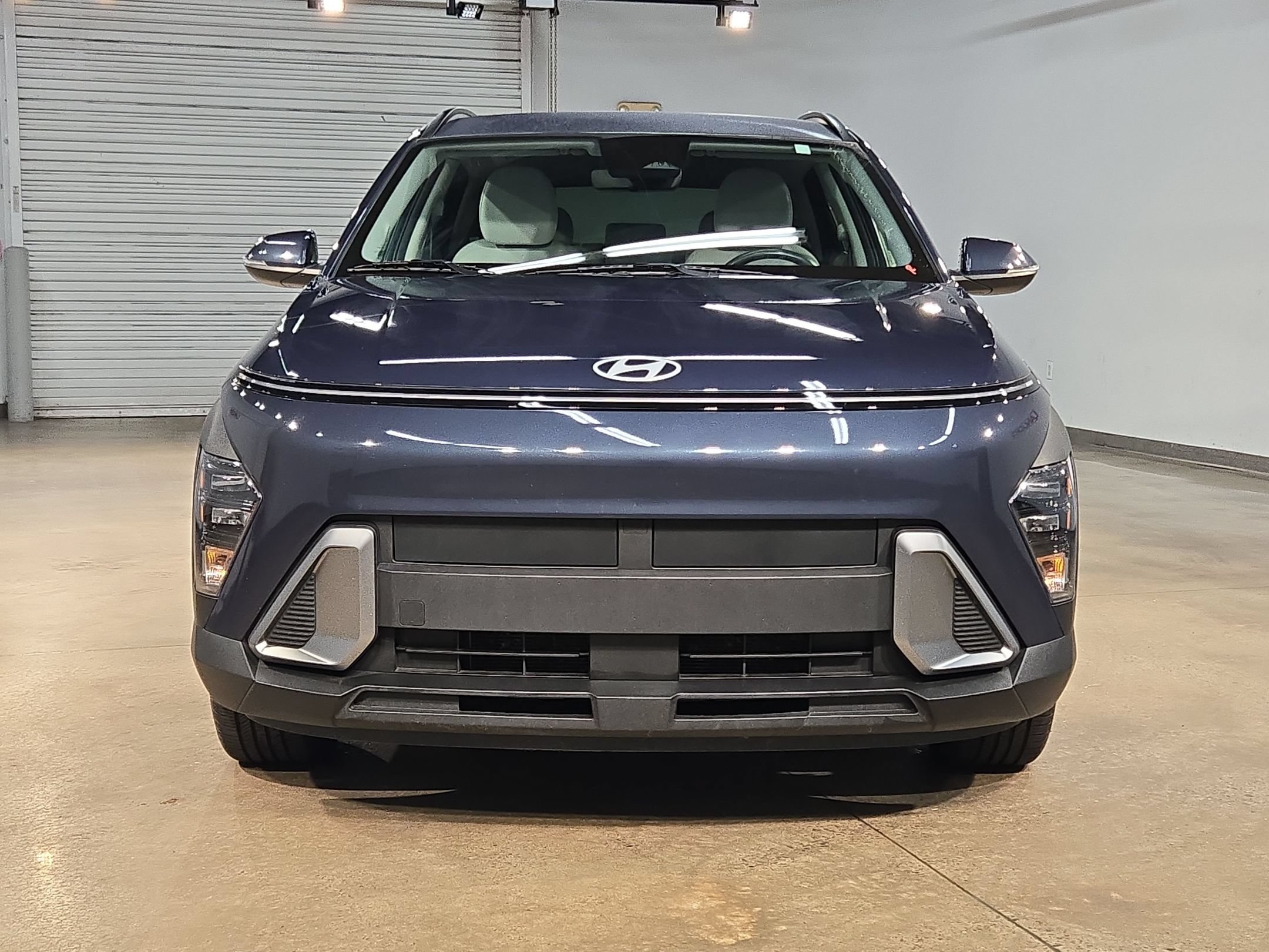 Used 2025 Hyundai Kona SEL FWD image 2