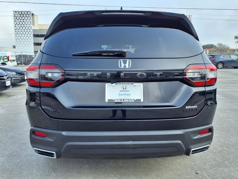 Used 2025 Honda Pilot Sport image 24