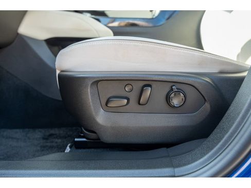 Used 2024 Buick Envision Avenir AWD/4WD image 15