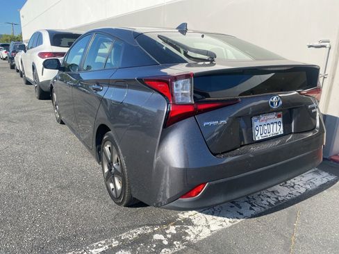 Used 2019 Toyota Prius XLE FWD image 4