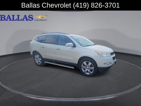 Used 2011 Chevrolet Traverse LT w/ All-Star Package image 2