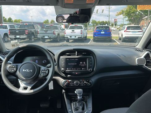 Used 2024 Kia Soul LX w/ Option Group 015 FWD image 12