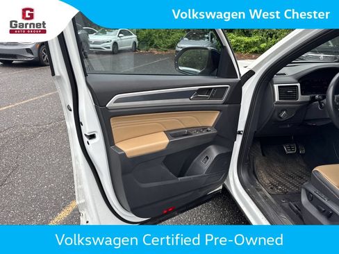 Certified 2023 Volkswagen Atlas Cross Sport SEL R-Line AWD/4WD image 12