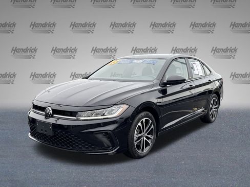 Used 2025 Volkswagen Jetta Sport image 5