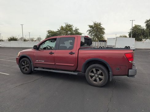 Used 2015 Nissan Titan SV w/ SV Value Truck Package image 4