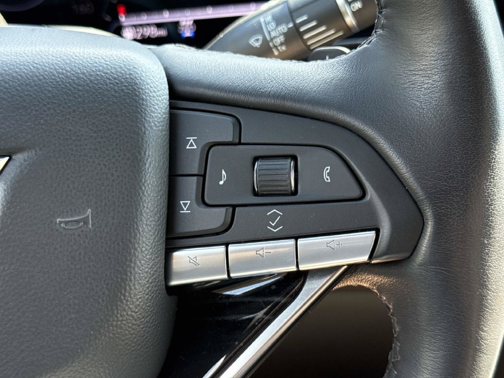 Used 2024 Cadillac Escalade ESV Sport w/ Touring Package AWD/4WD image 36