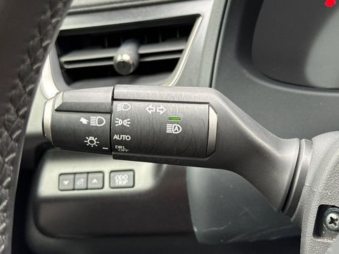 Used 2025 Lexus UX 300h FWD w/ Accessory Package (Z2) image 32