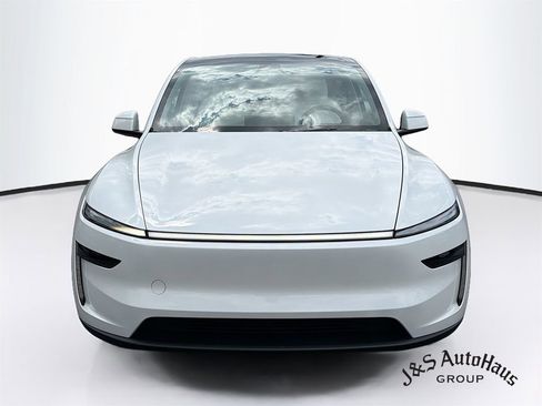 Used 2026 Tesla Model Y Long Range AWD/4WD image 2