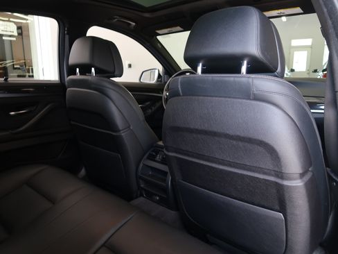 Used 2014 BMW 550i Sedan RWD image 38