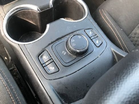 Used 2018 GMC Terrain SLE w/ Driver Convenience Package image 6