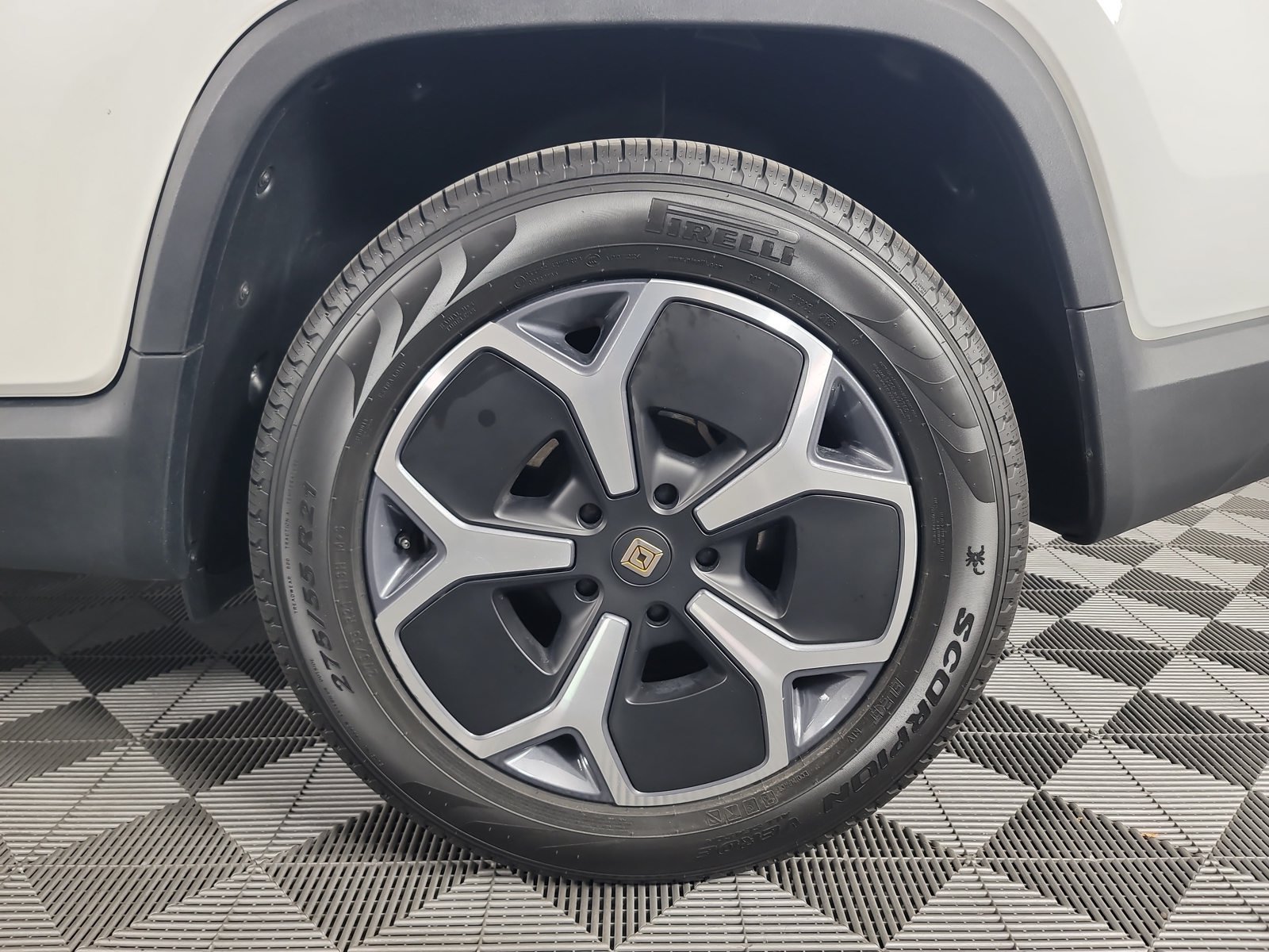 Used 2023 Rivian R1T Adventure Dual AWD/4WD image 10