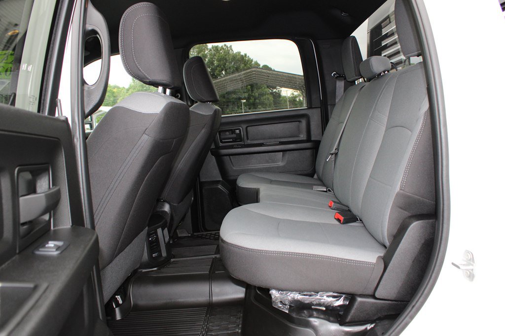Used 2024 RAM 5500 Tradesman w/ Chrome Appearance Group AWD/4WD image 20
