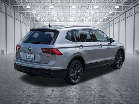 Used 2023 Volkswagen Tiguan SE w/ Panoramic Sunroof Package AWD/4WD image 5