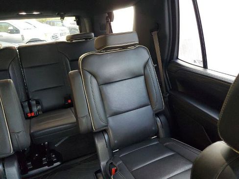 Used 2021 GMC Yukon SLT w/ SLT Premium Package image 59
