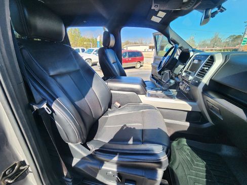 Used 2018 Ford F150 Lariat w/ Equipment Group 502A Luxury image 14