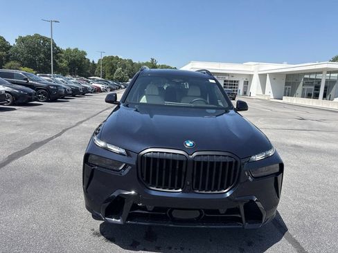 New 2027 BMW X7 xDrive40i w/ Executive Package AWD/4WD image 2