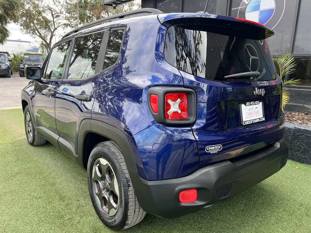 Used 2017 Jeep Renegade Sport w/ Power & Air Group FWD image 4
