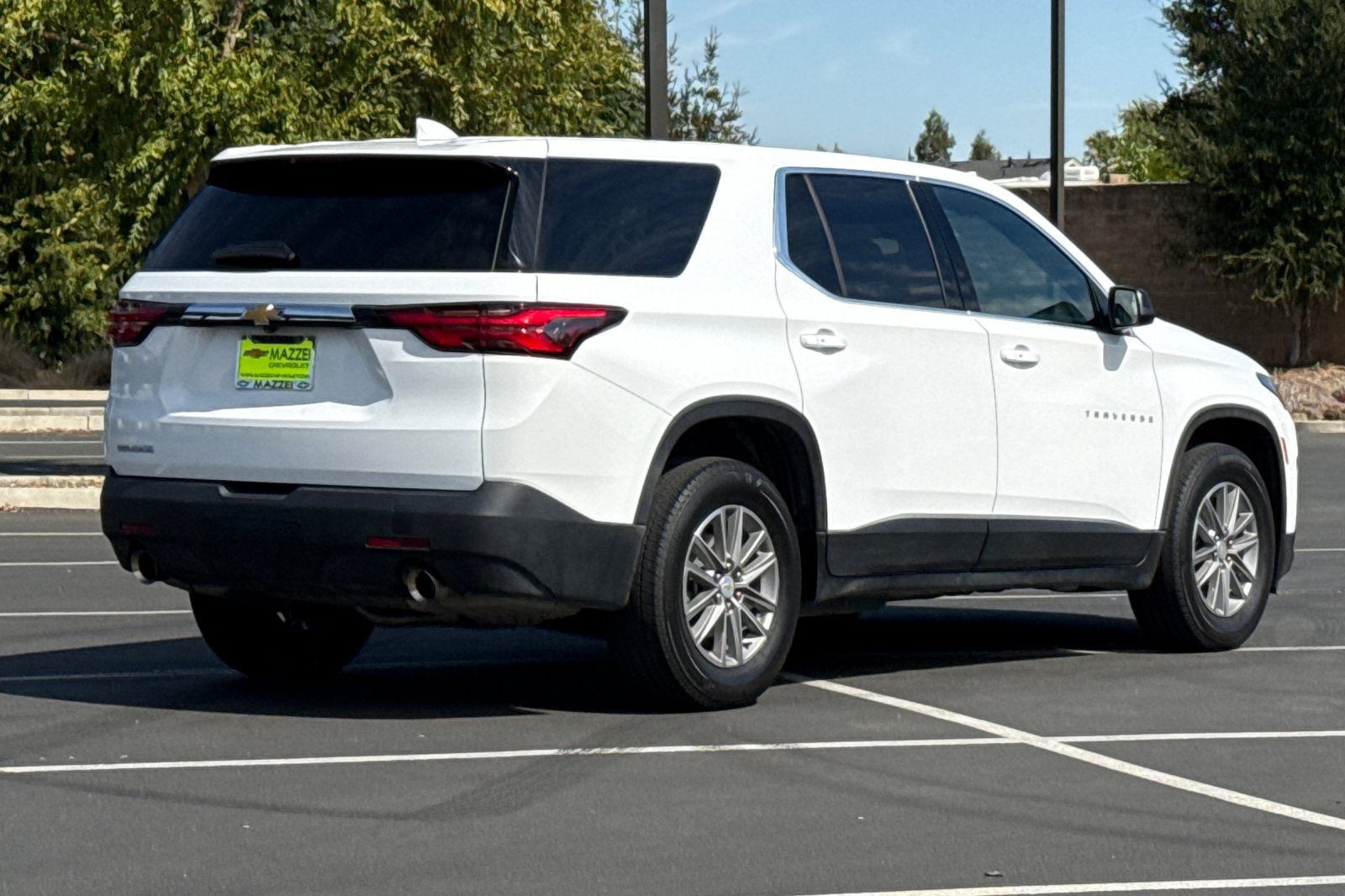 Used 2023 Chevrolet Traverse LS FWD image 11