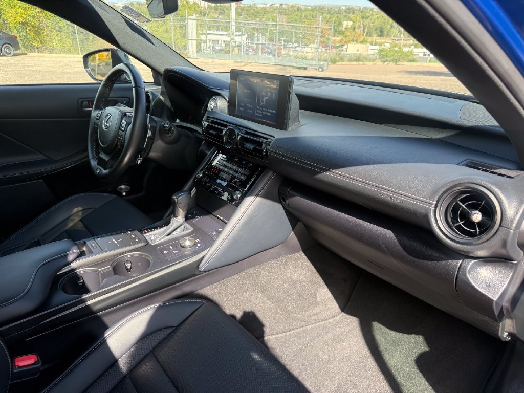Used 2025 Lexus IS 350 F Sport RWD image 29