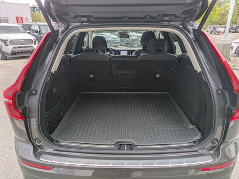 Used 2023 Volvo XC60 B6 Ultimate w/ Climate Package AWD/4WD image 28