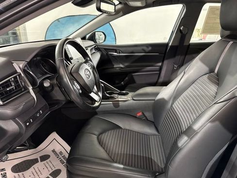 Used 2022 Toyota Camry SE w/ Audio Upgrade Package FWD image 16