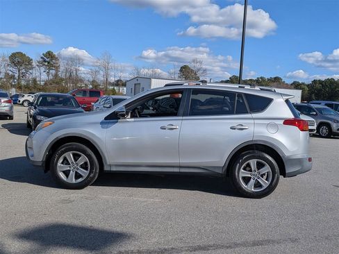 Used 2015 Toyota RAV4 XLE image 2