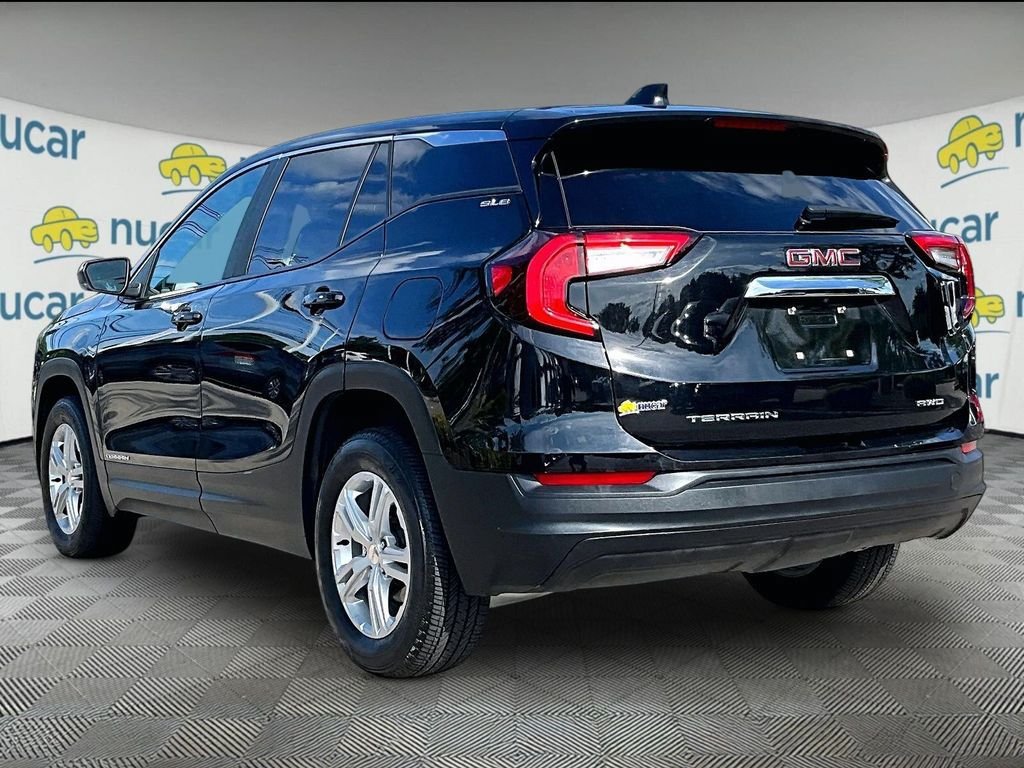 Used 2024 GMC Terrain SLE AWD/4WD image 4