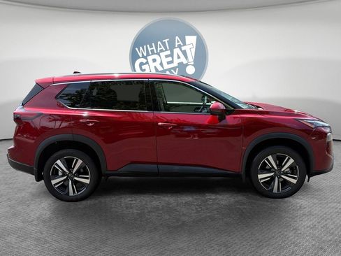 Used 2024 Nissan Rogue SL w/ SL Premium Package FWD image 2