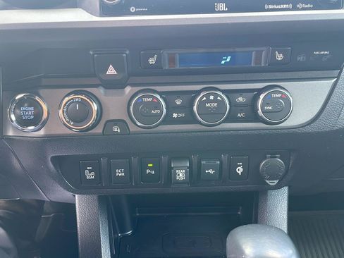 Used 2023 Toyota Tacoma TRD Sport w/ TRD Premium Sport Package AWD/4WD image 21