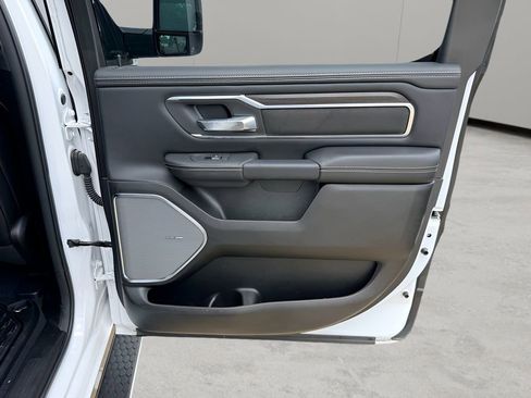 Used 2025 RAM 1500 Laramie AWD/4WD image 23