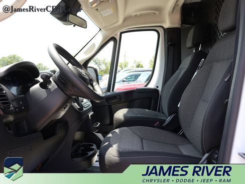 Used 2025 RAM ProMaster 2500 w/ U-Haul Equipment Group FWD image 16