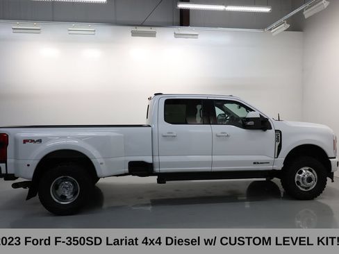 Used 2023 Ford F350 Lariat w/ FX4 Off-Road Package AWD/4WD image 4