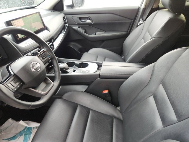 Used 2025 Nissan Rogue SL FWD image 9