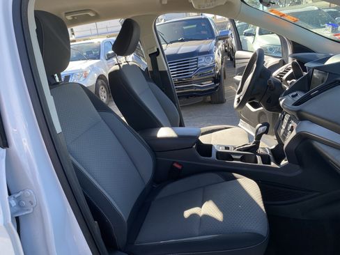 Used 2019 Ford Escape SE image 21
