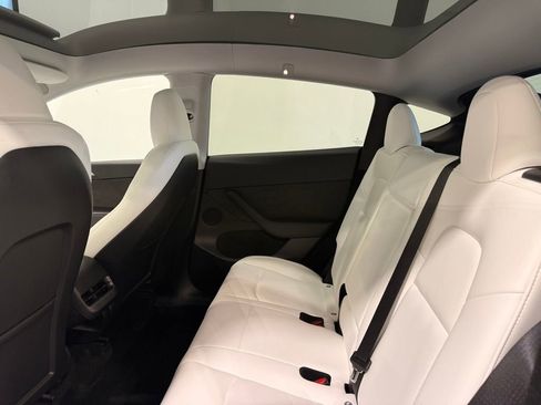 Used 2023 Tesla Model Y Long Range AWD/4WD image 19