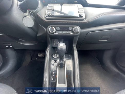 Used 2018 Nissan Kicks SR w/ Premium Package FWD image 15