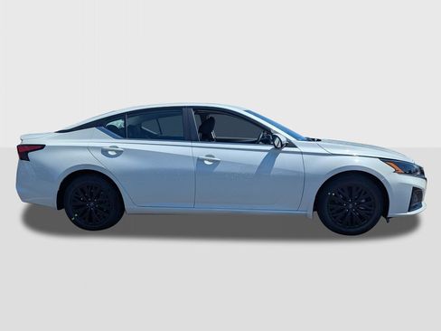 New 2026 Nissan Altima 2.5 SV FWD image 6