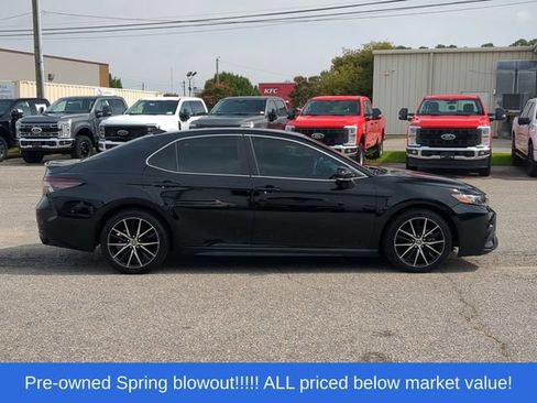 Used 2022 Toyota Camry SE w/ Convenience Package FWD image 14