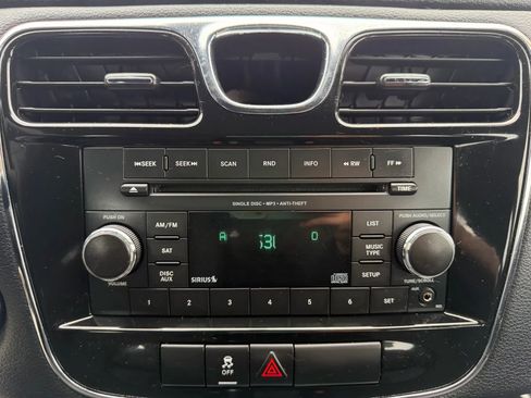 Used 2014 Chrysler 200 Touring image 16