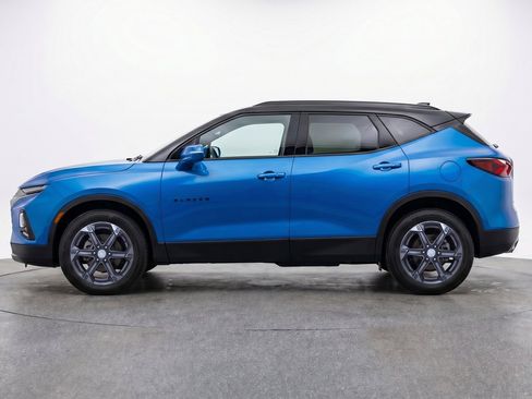 Used 2025 Chevrolet Blazer LT FWD image 5